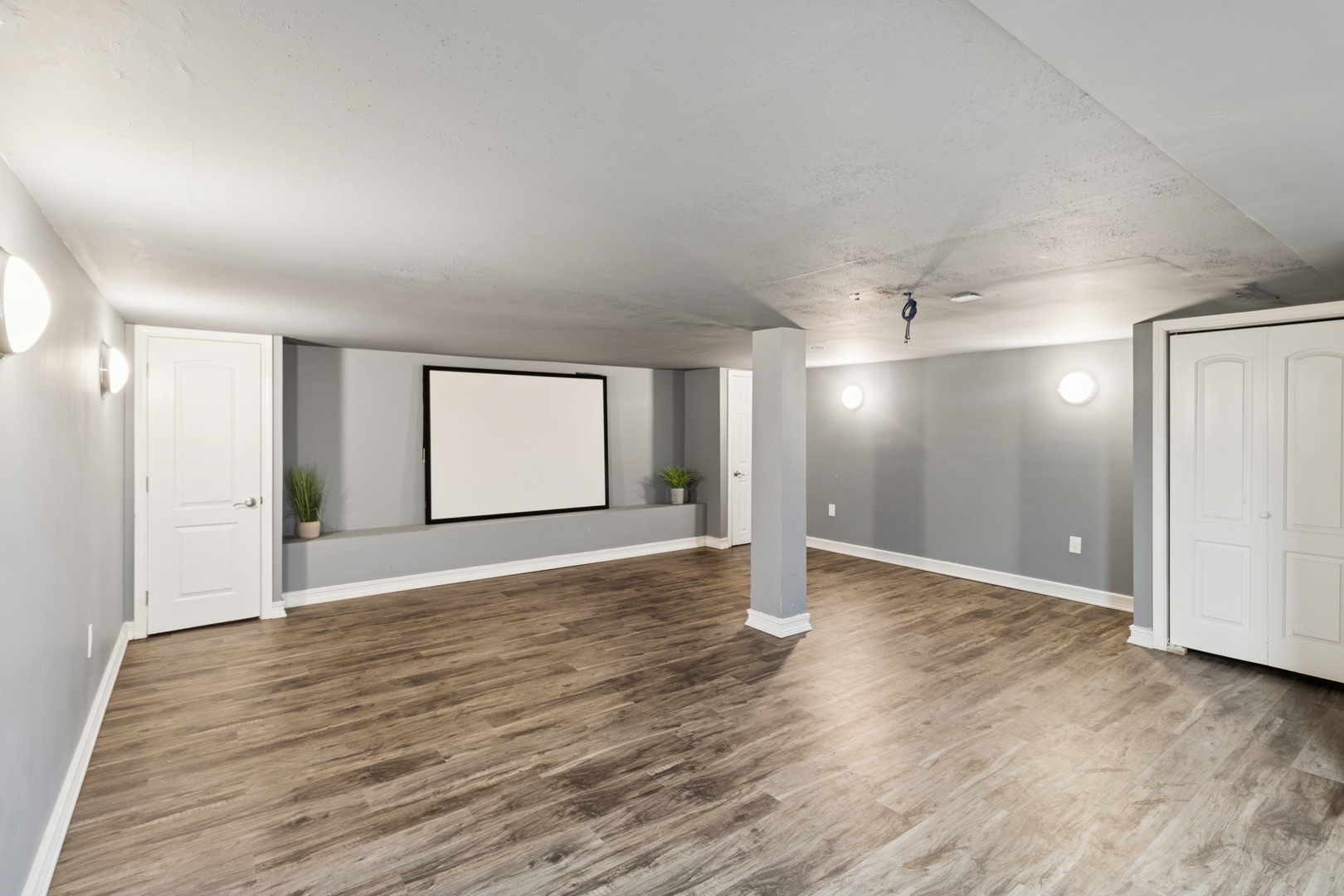 902 E Main Street, Barrington, IL 60010