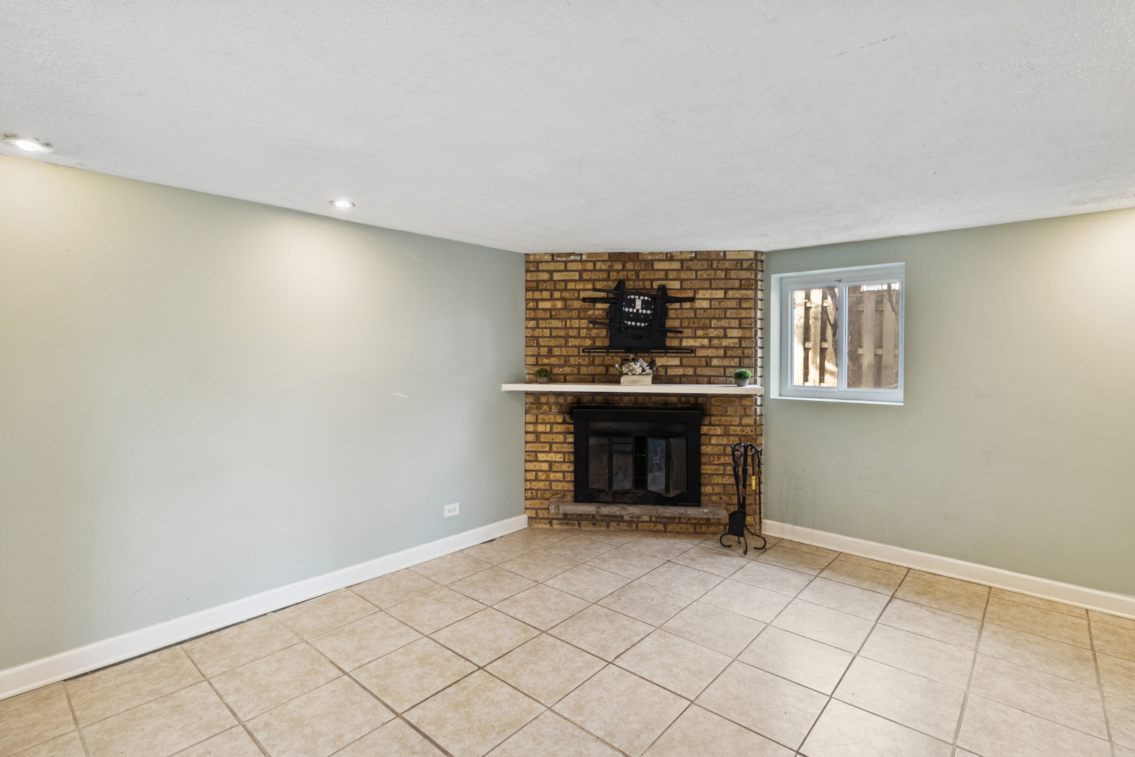 902 E Main Street, Barrington, IL 60010