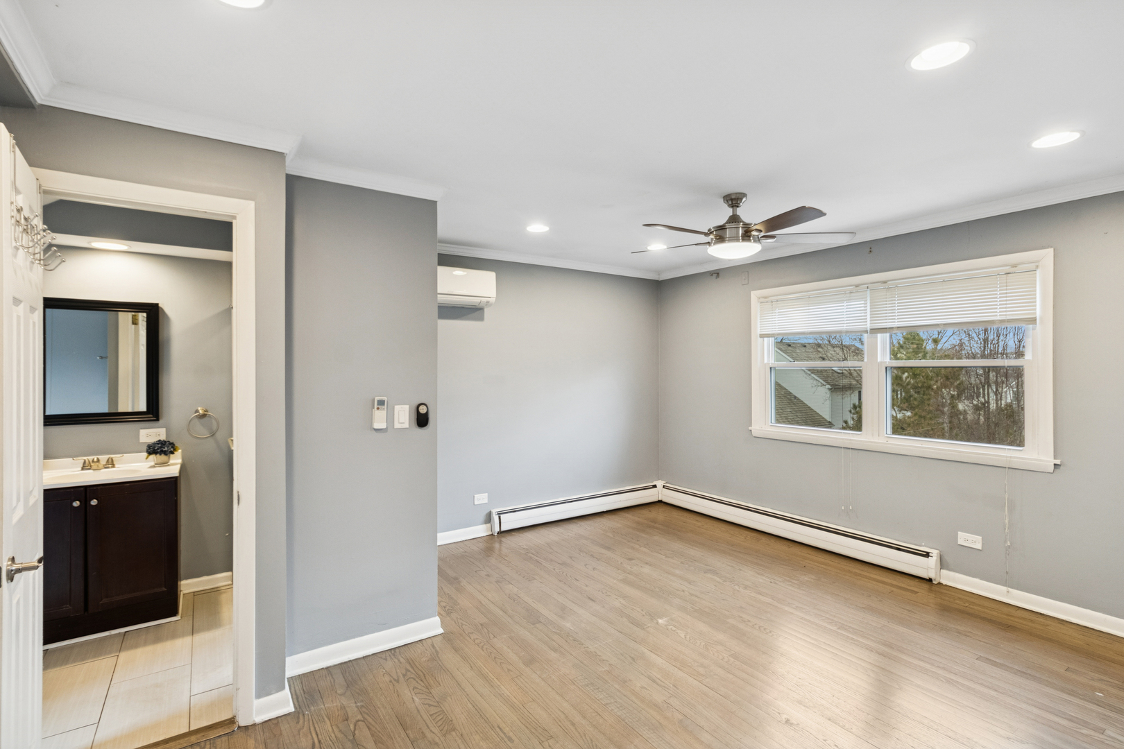 902 E Main Street, Barrington, IL 60010