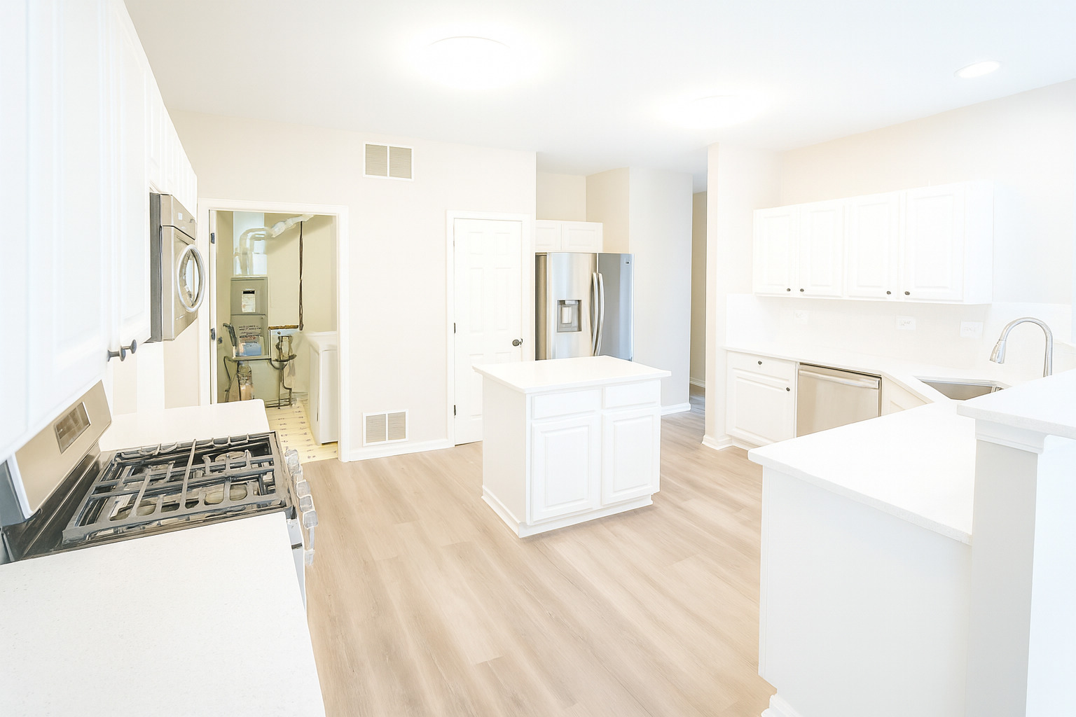 1037 Parkhill Circle #1037, Aurora, IL 60502