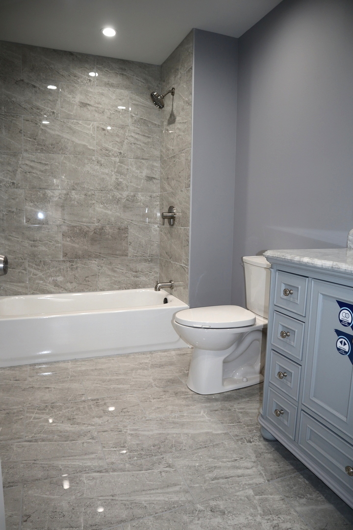 210 W 16th Place, Chicago Heights, IL 60411