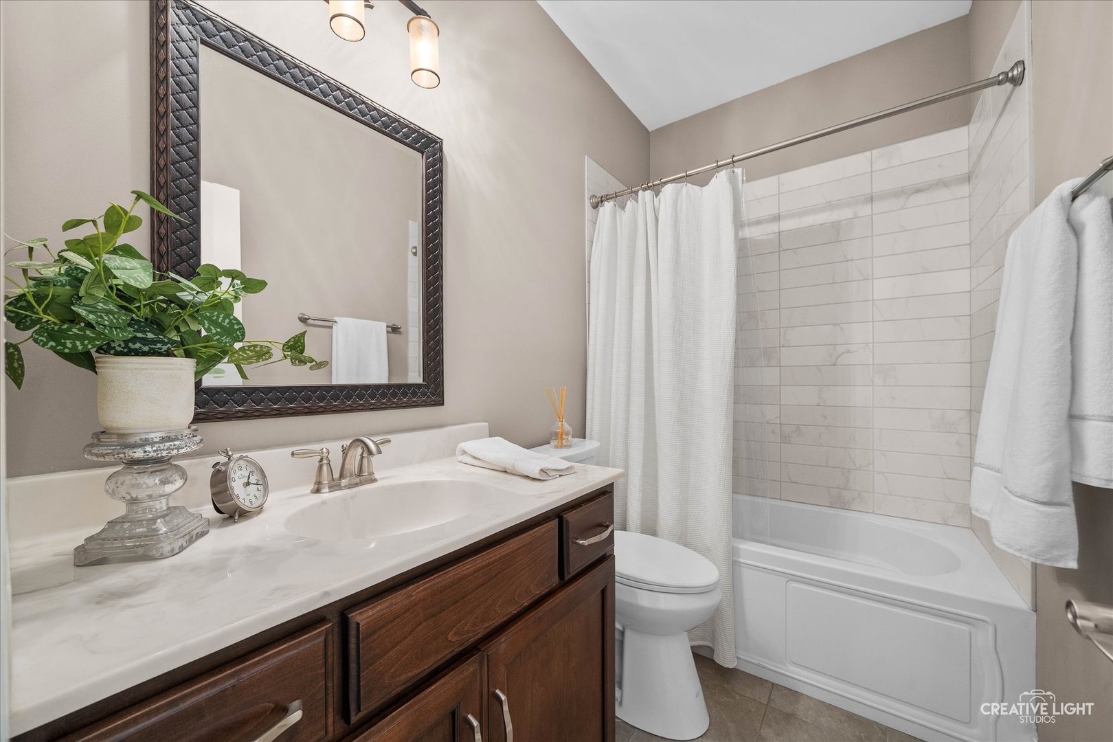 509 Marty Lane, Oswego, IL 60543