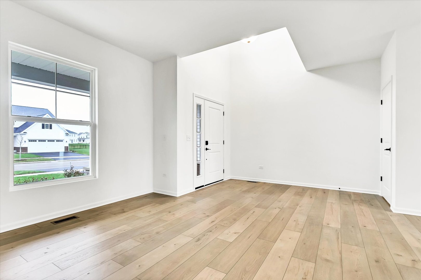 202 Piper Glen Avenue, Oswego, IL 60543