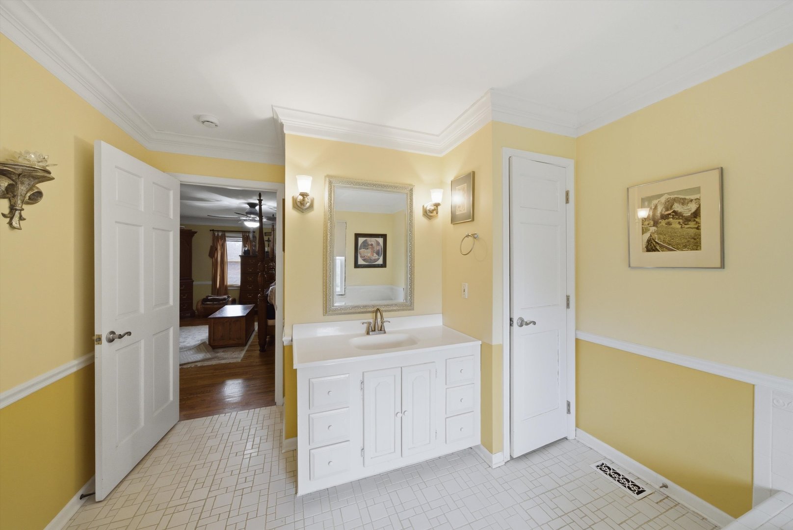 Crystal Lake, IL 60012