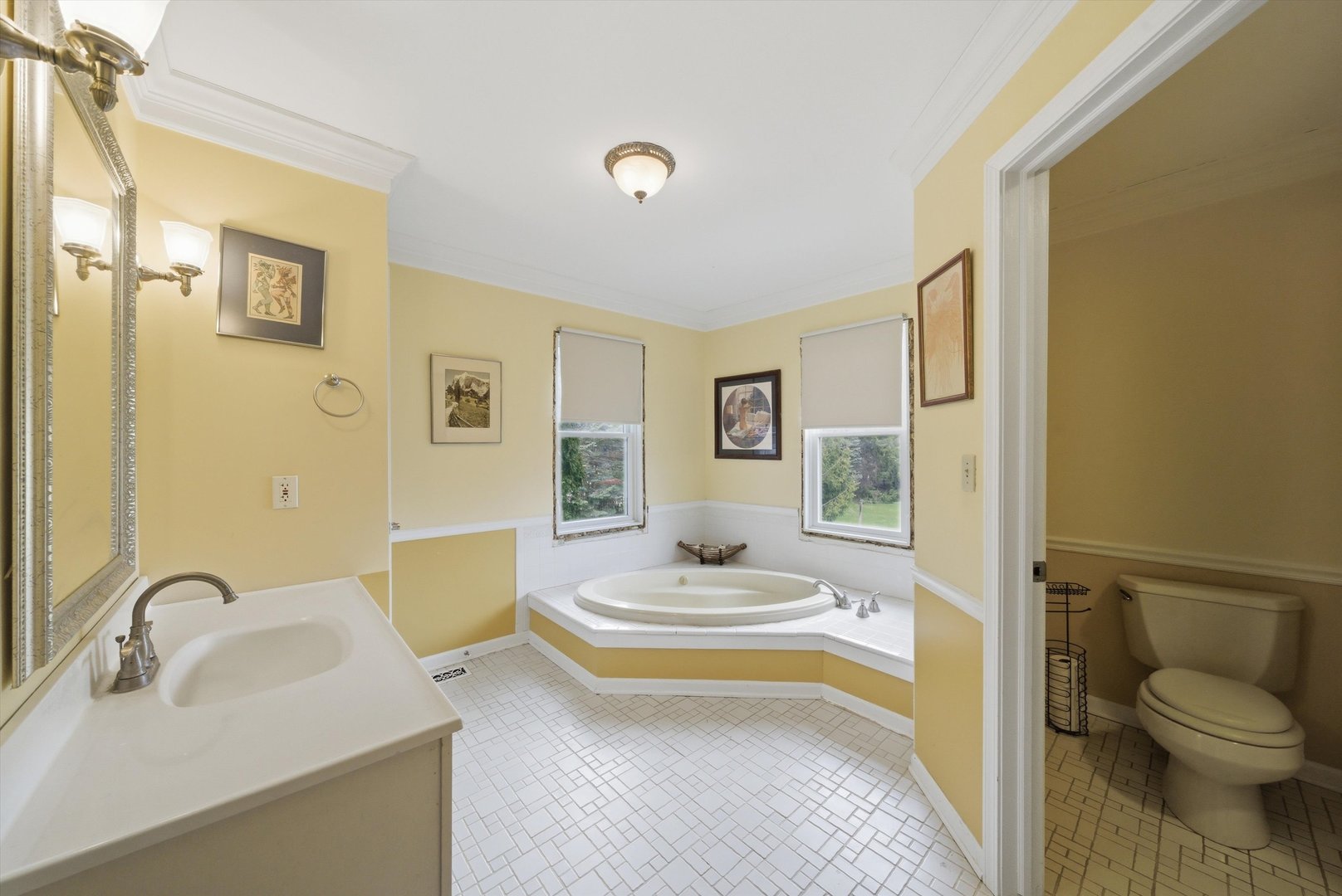 Crystal Lake, IL 60012