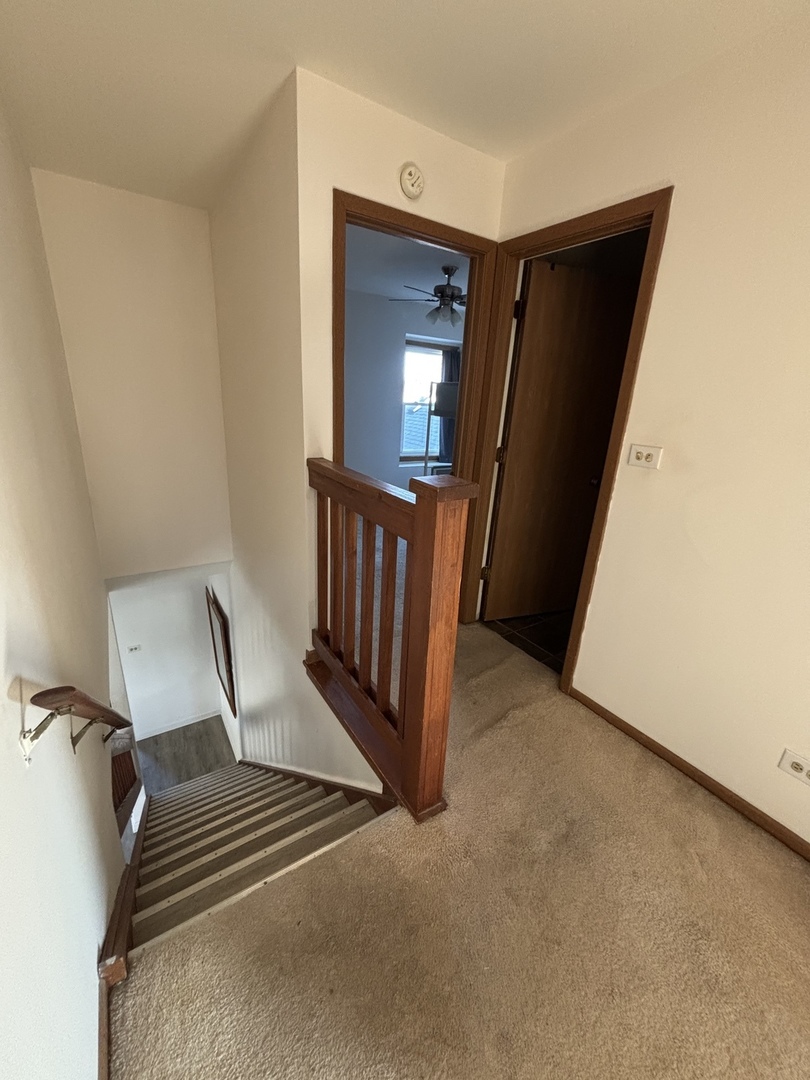 1122 Bradbury Circle, Carol Stream, IL 60188