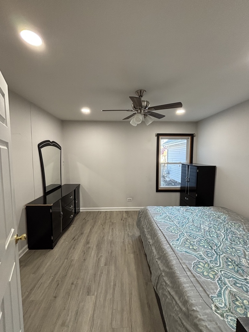 1122 Bradbury Circle, Carol Stream, IL 60188