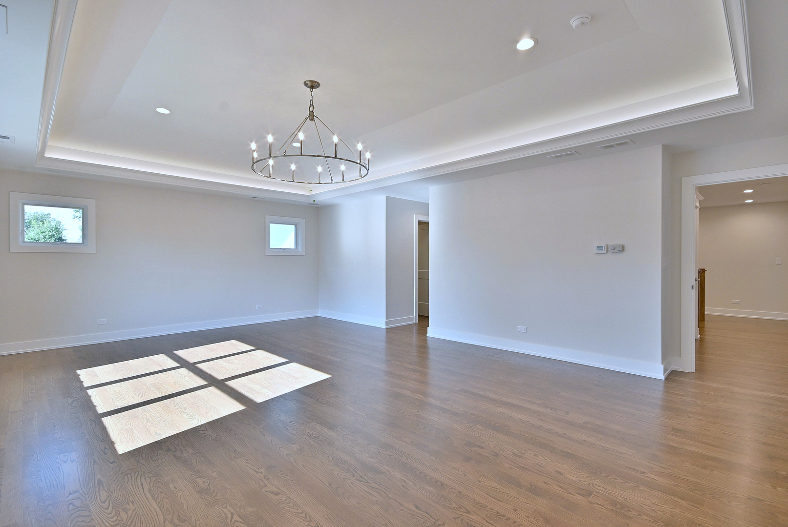 594 W Comstock Avenue, Elmhurst, IL 60126