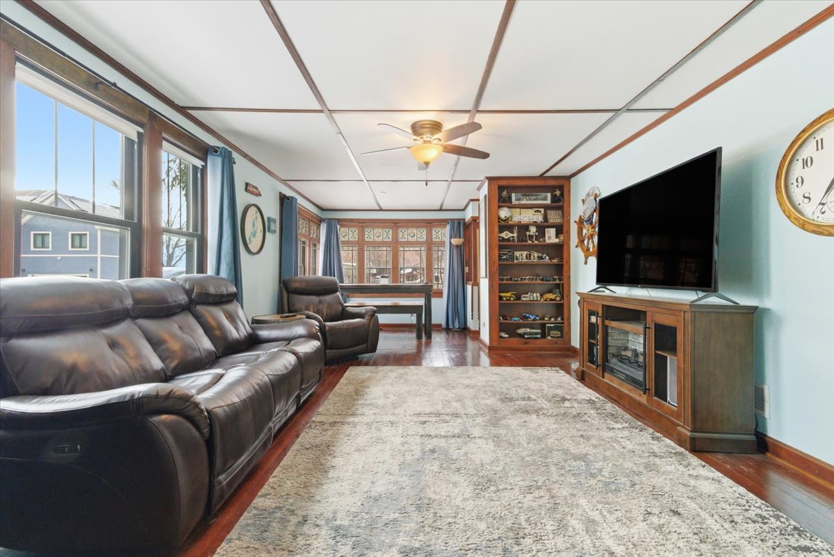 42169 N 6th Avenue, Antioch, IL 60002