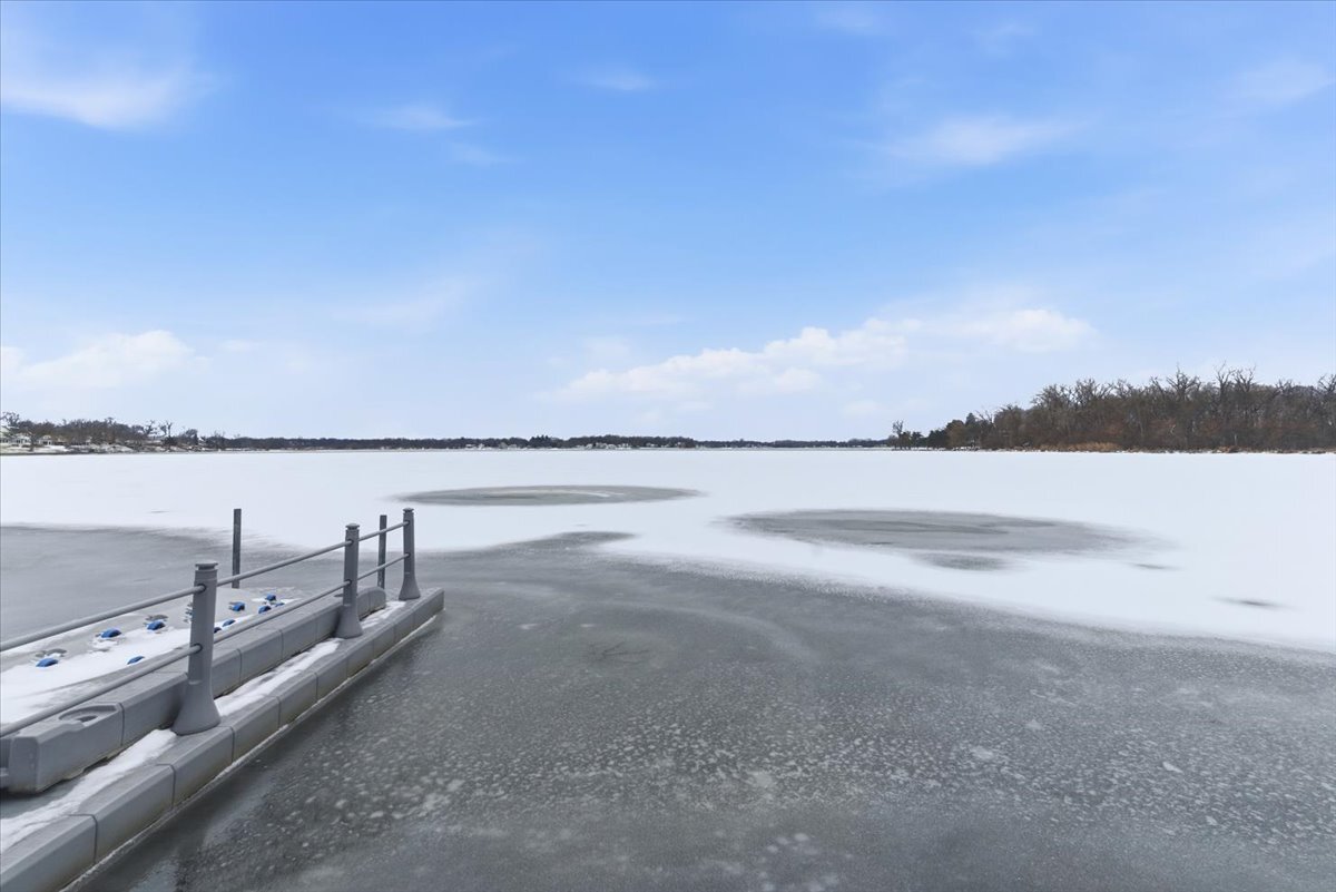 42169 N 6th Avenue, Antioch, IL 60002