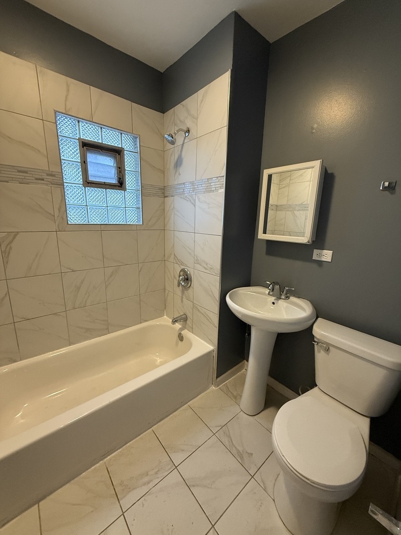 3616 N Kedzie Avenue #1, Chicago, IL 60618