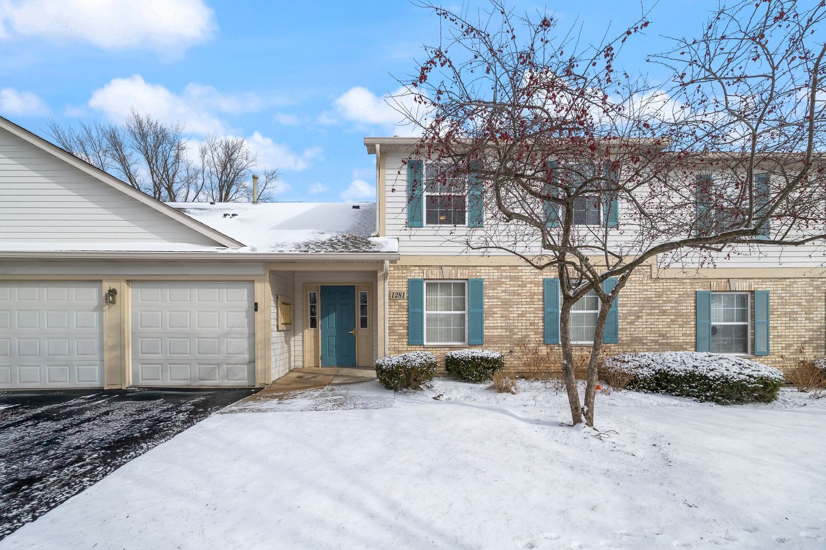 1281 N Red Oak Circle #3, Round Lake Beach, IL 60073