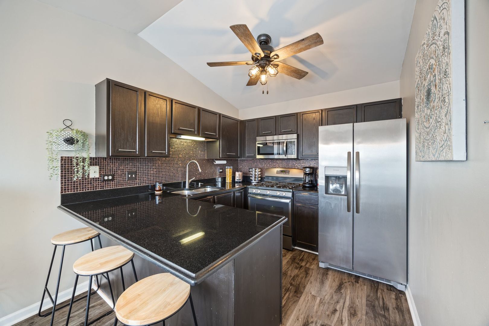 1281 N Red Oak Circle #3, Round Lake Beach, IL 60073