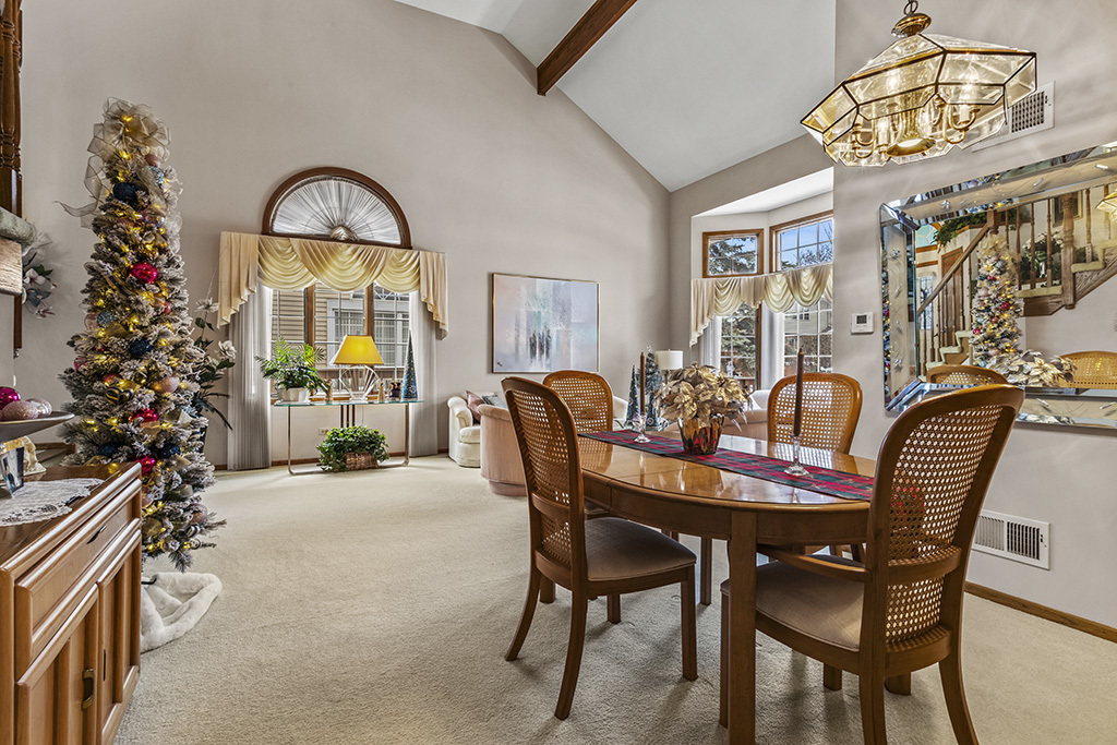 22 W Maple Lane #22, Palos Heights, IL 60463