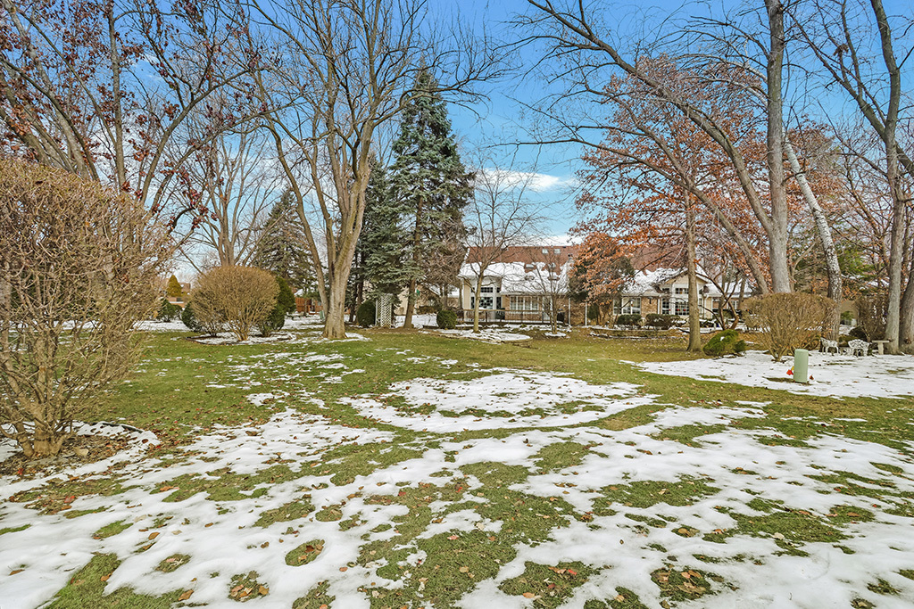 22 W Maple Lane #22, Palos Heights, IL 60463