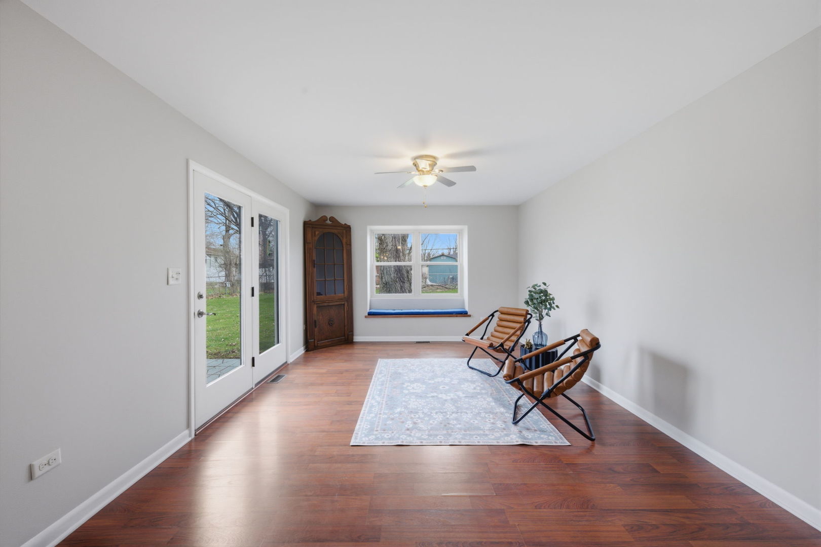 5S333 Stewart Drive, Naperville, IL 60563