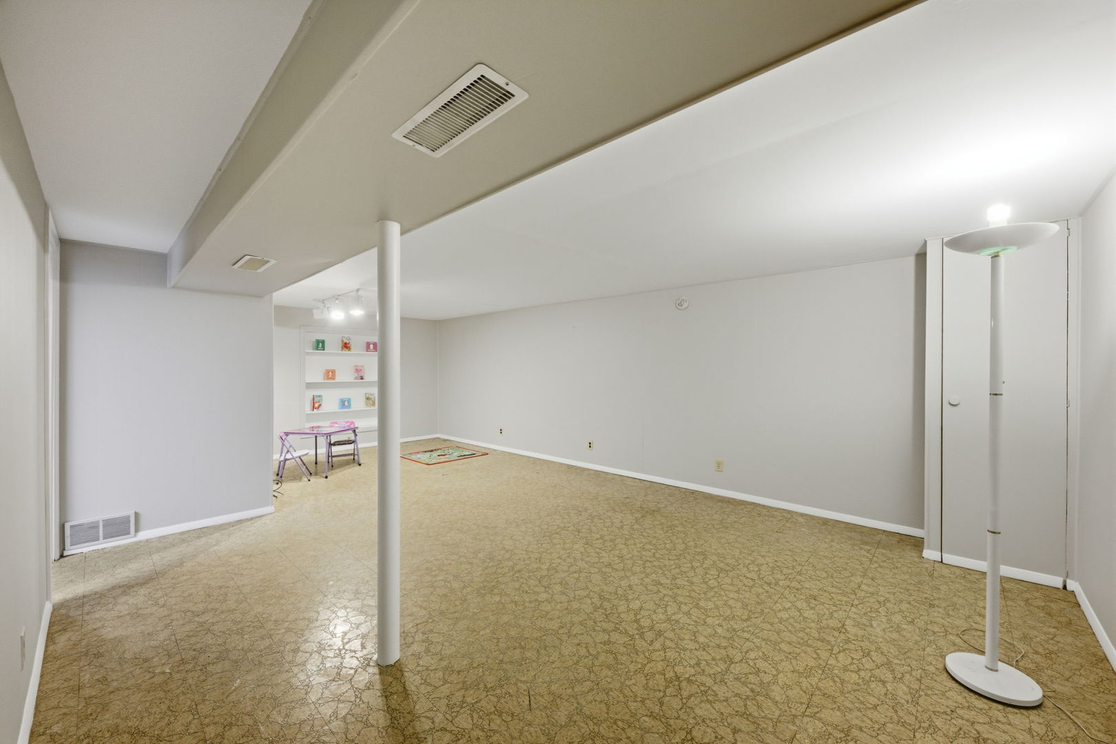 5S333 Stewart Drive, Naperville, IL 60563