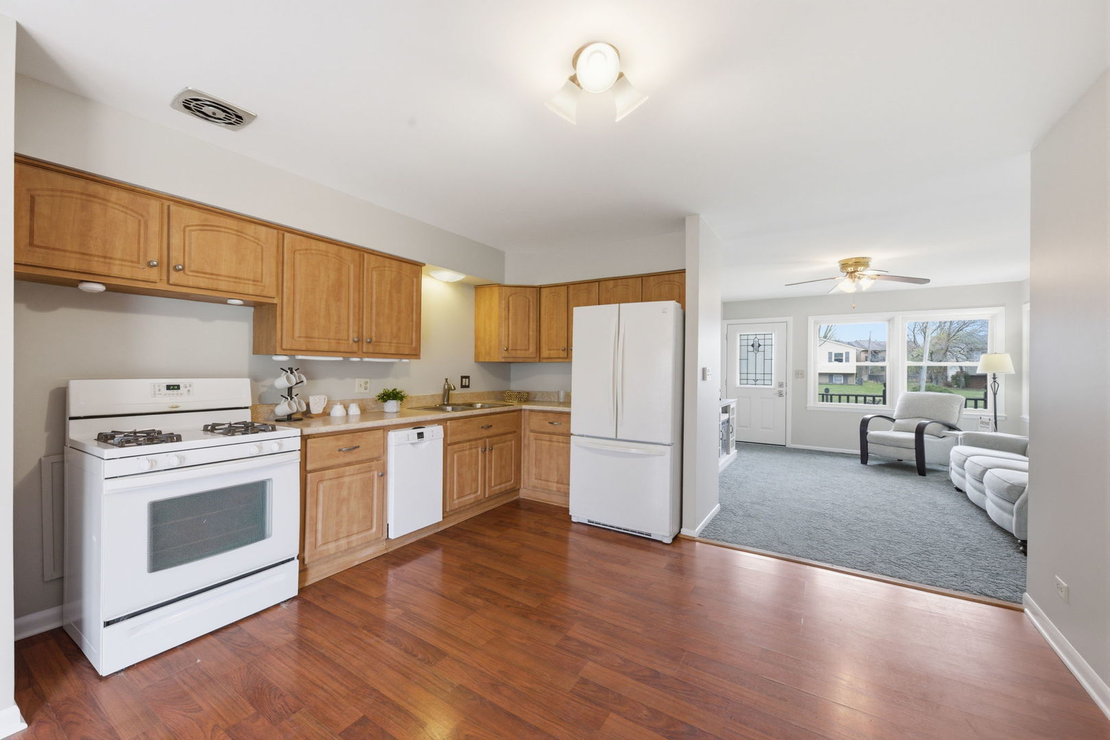 5S333 Stewart Drive, Naperville, IL 60563