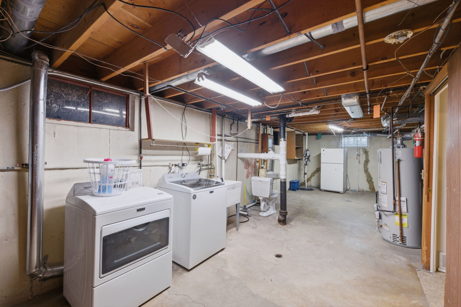 5S333 Stewart Drive, Naperville, IL 60563