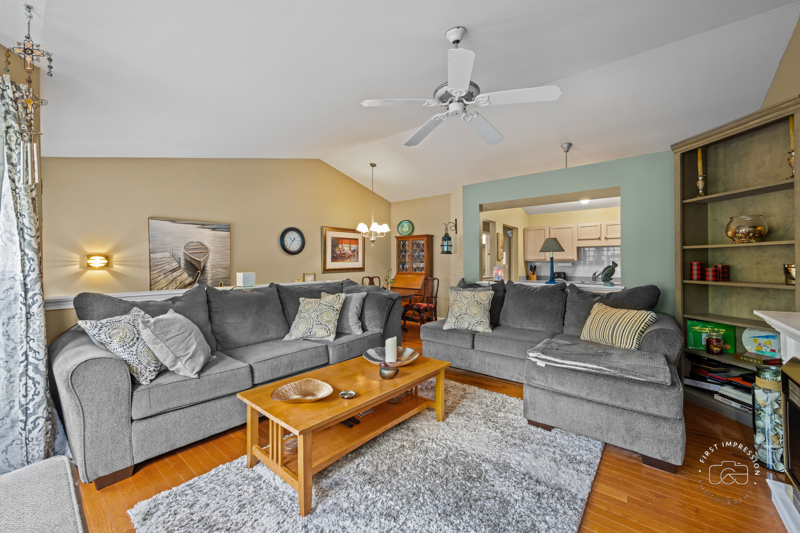 1202 Fox Hill Lane, North Aurora, IL 60542