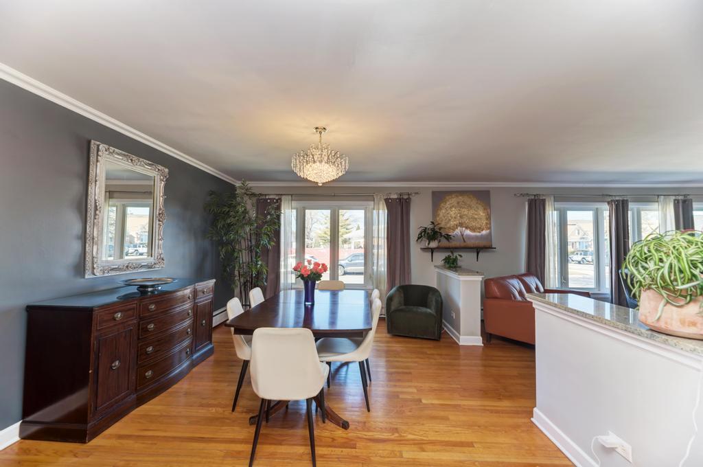 7235 W Barry Avenue, Chicago, IL 60707