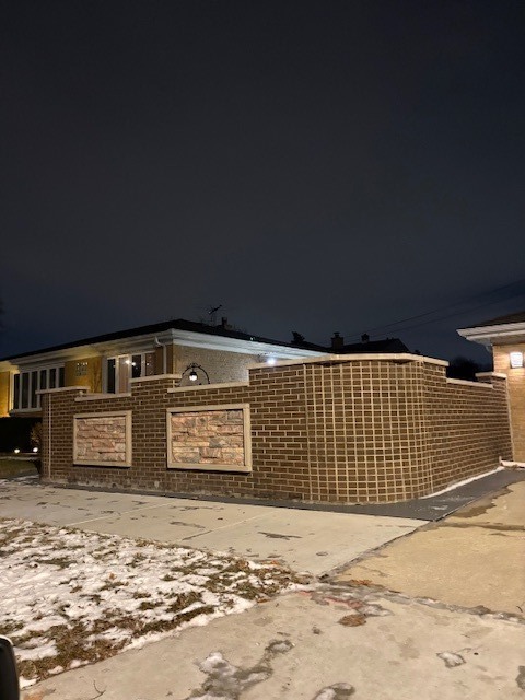 7235 W Barry Avenue, Chicago, IL 60707