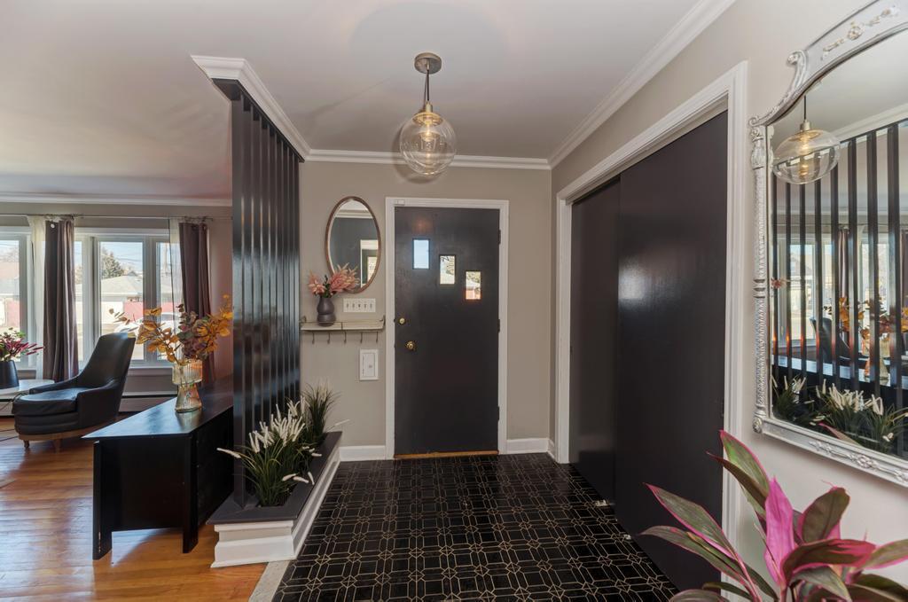 7235 W Barry Avenue, Chicago, IL 60707