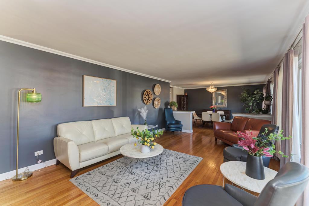 7235 W Barry Avenue, Chicago, IL 60707