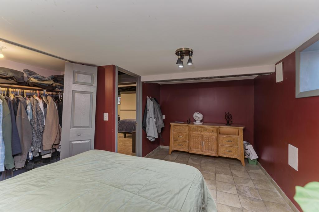 7235 W Barry Avenue, Chicago, IL 60707