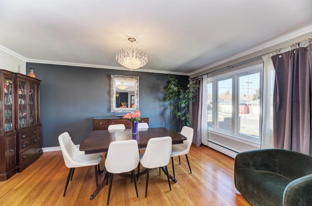 7235 W Barry Avenue, Chicago, IL 60707