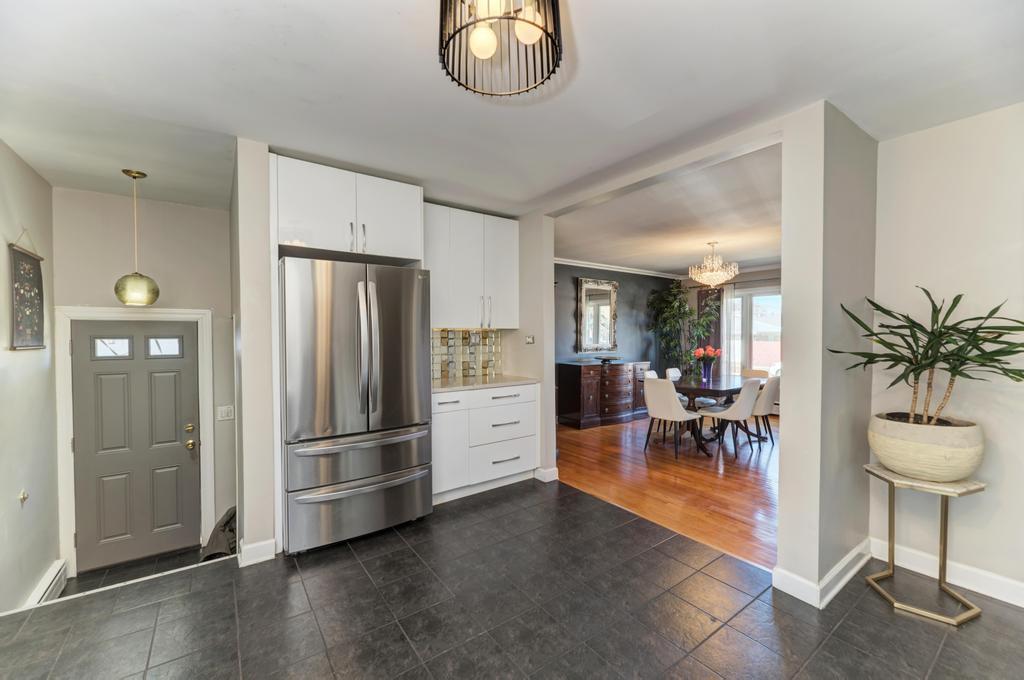 7235 W Barry Avenue, Chicago, IL 60707