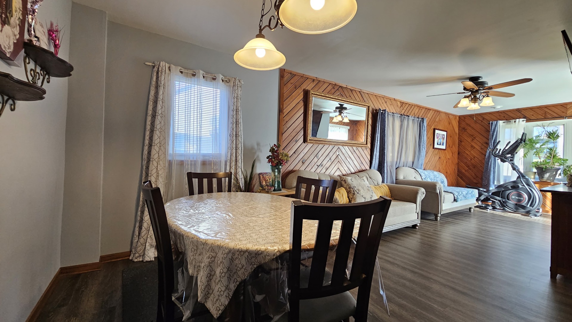 703 Lincoln Street, Harvard, IL 60033