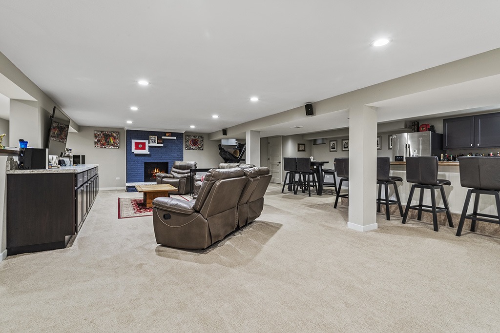 12401 S 68th Court, Palos Heights, IL 60463