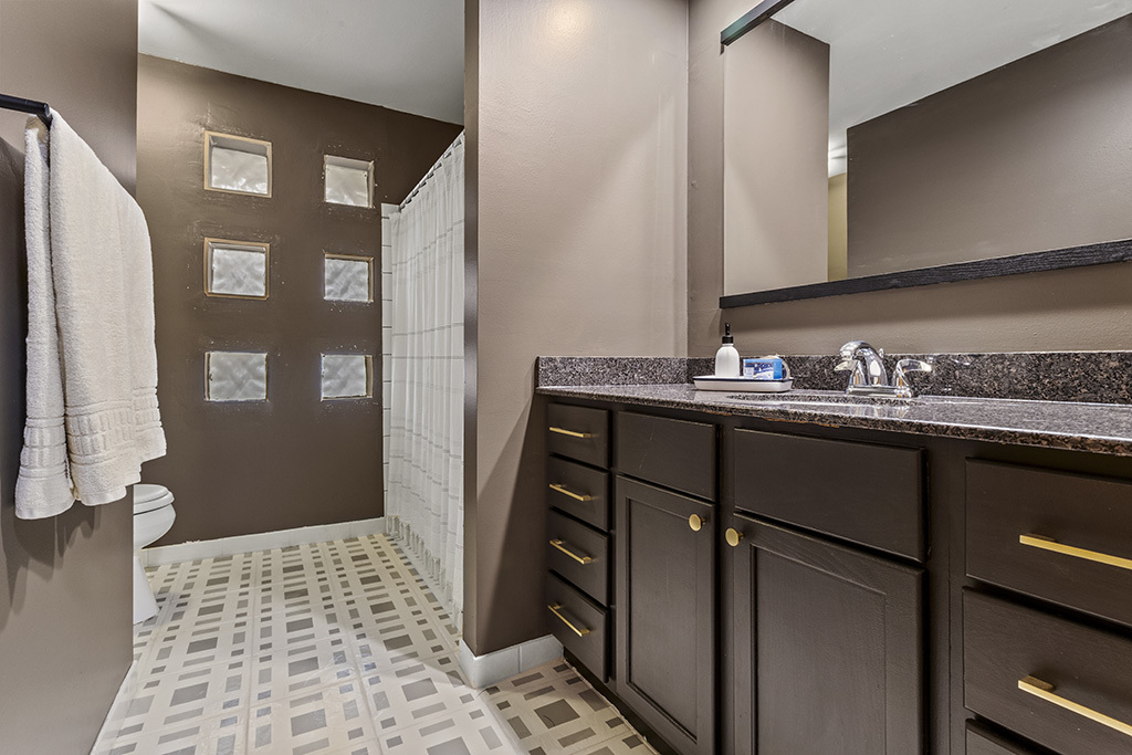 12401 S 68th Court, Palos Heights, IL 60463