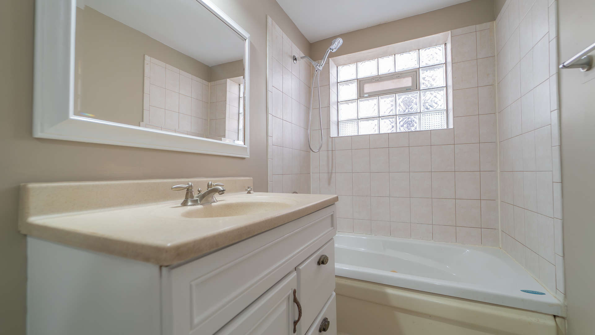 2336 Union Street #4, Blue Island, IL 60406