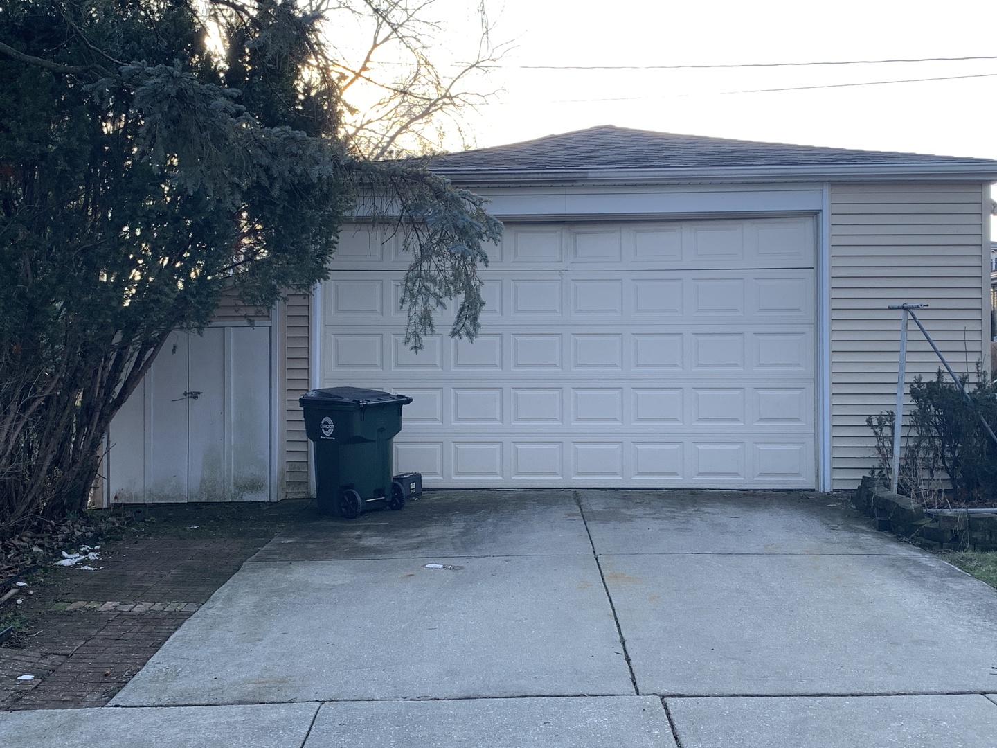 6701 W Forest View Lane, Niles, IL 60714