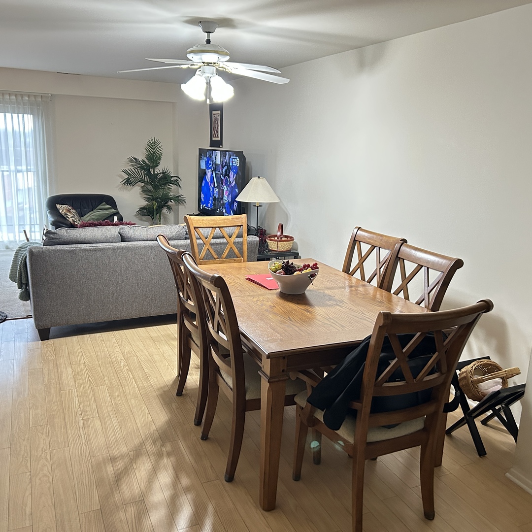 18400 Cherry Creek Drive #512, Homewood, IL 60430