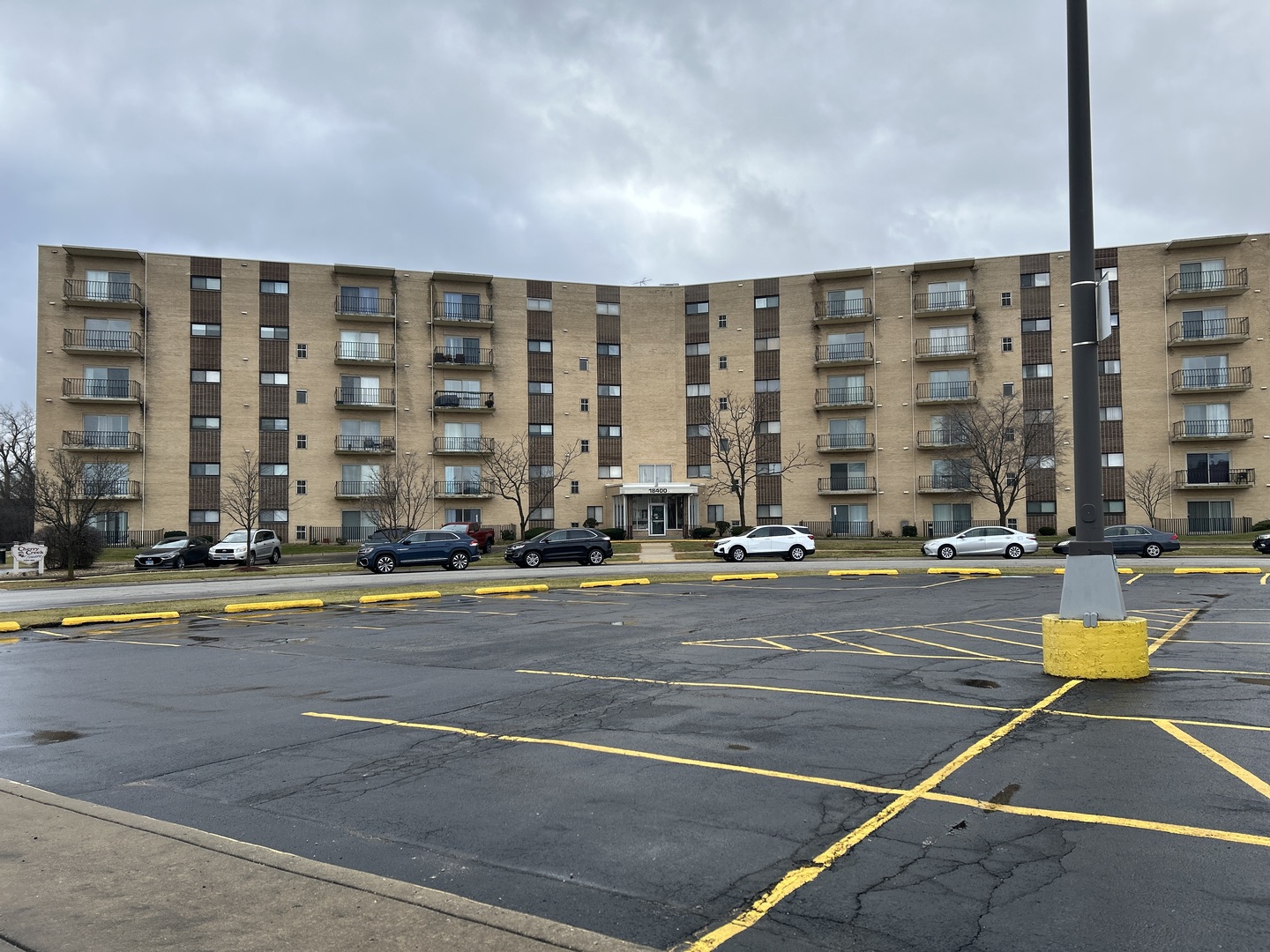 18400 Cherry Creek Drive #512, Homewood, IL 60430