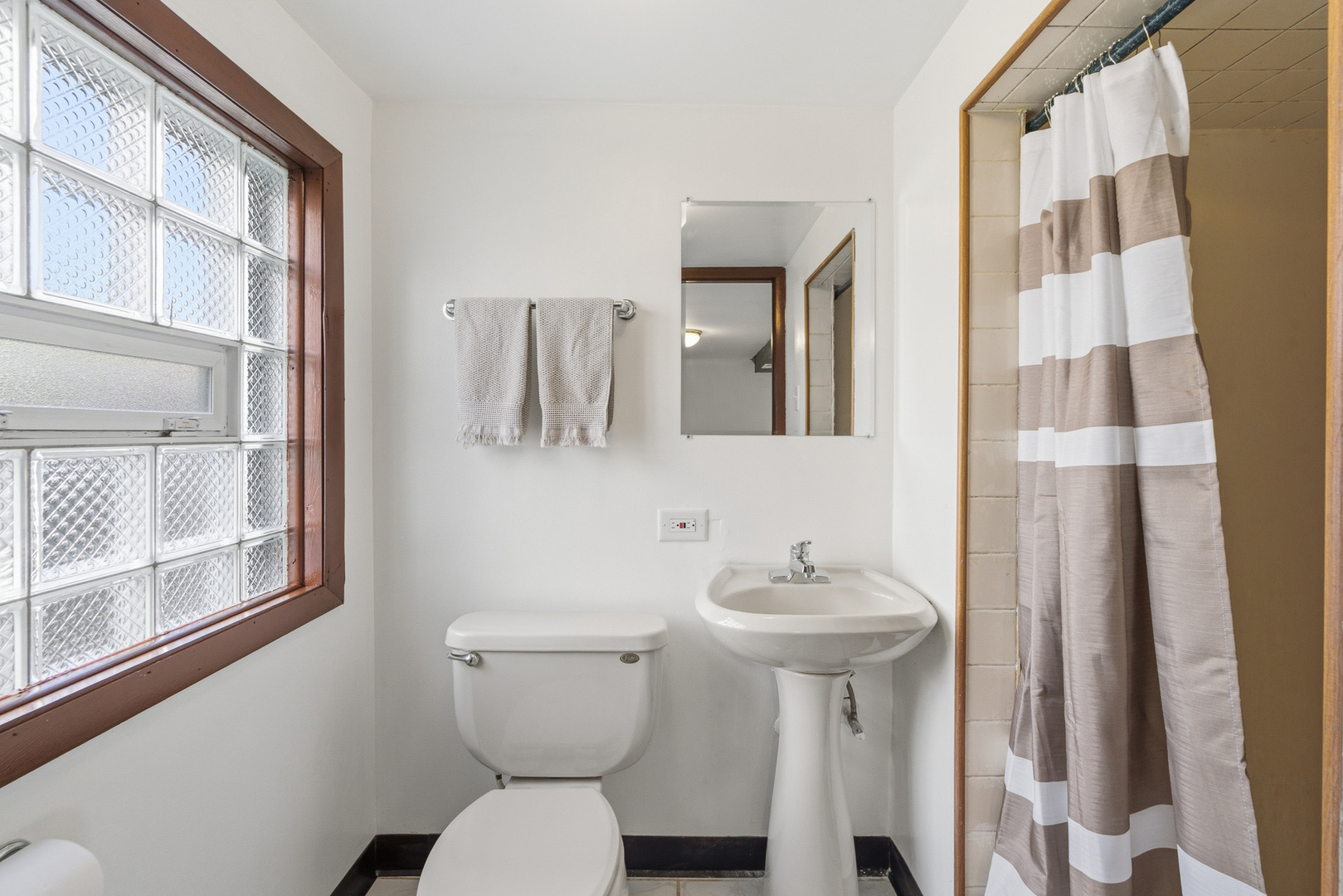 14114 S Saginaw Avenue, Burnham, IL 60633