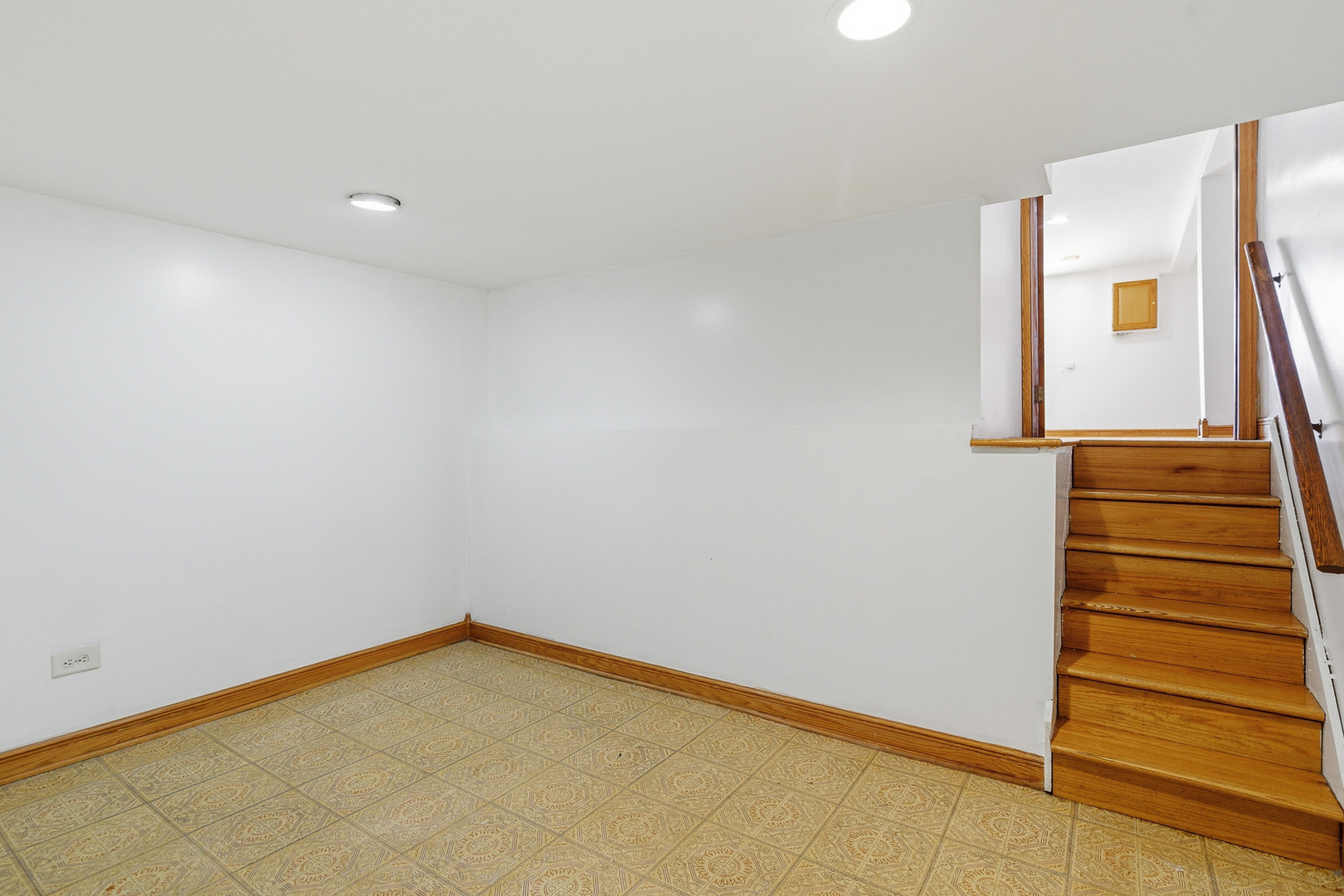 14114 S Saginaw Avenue, Burnham, IL 60633