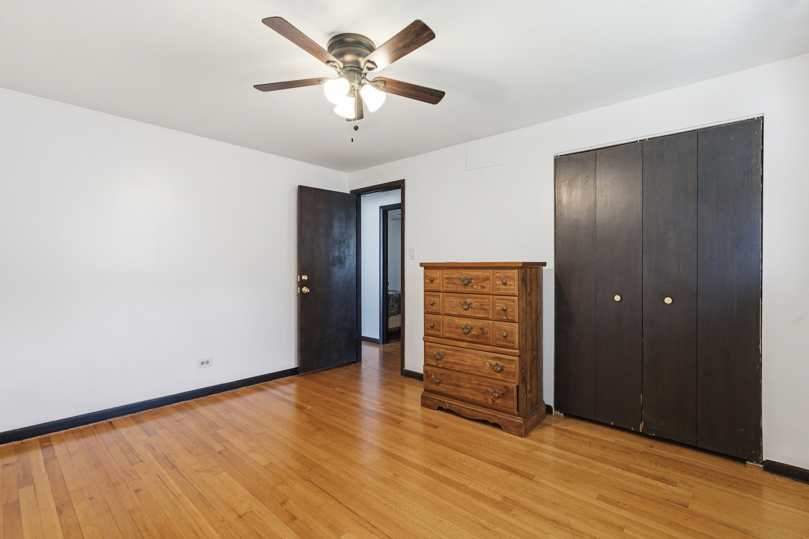 14114 S Saginaw Avenue, Burnham, IL 60633