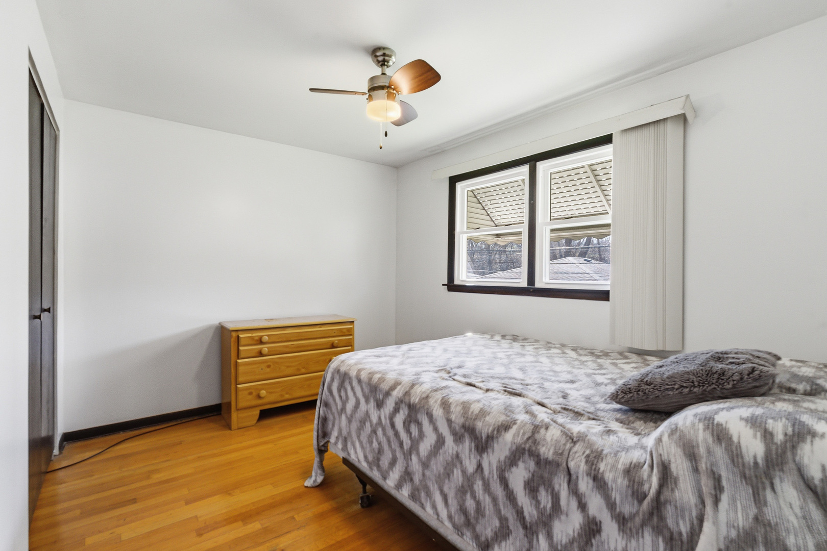 14114 S Saginaw Avenue, Burnham, IL 60633