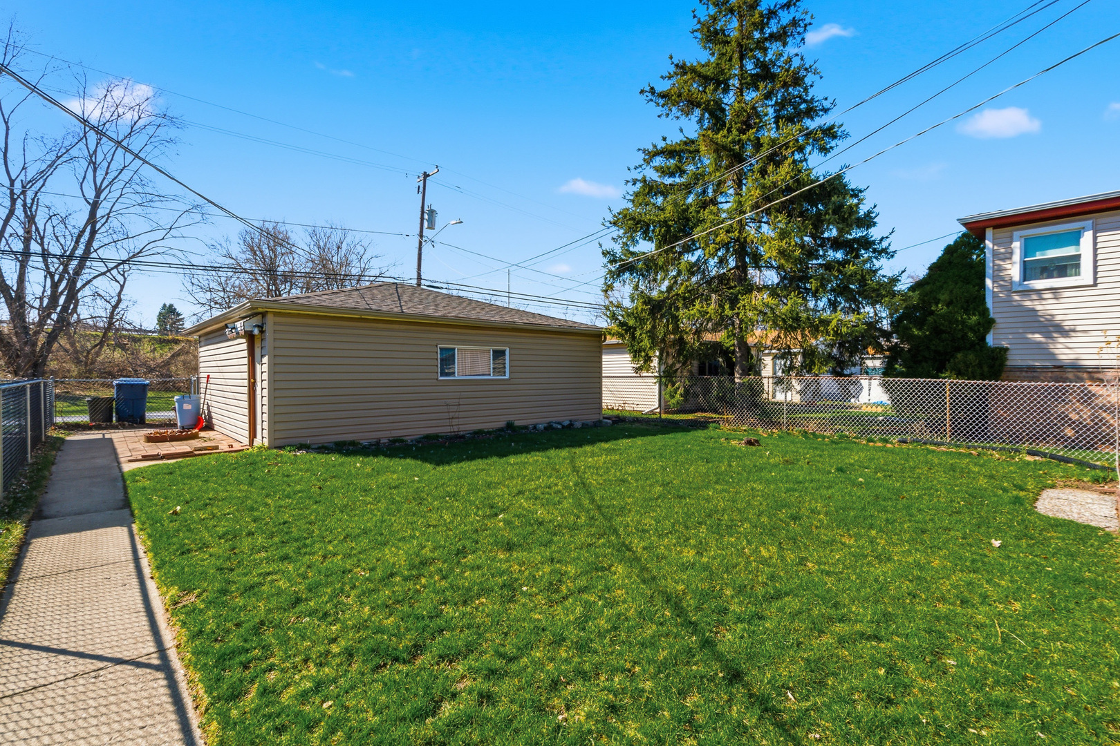 14114 S Saginaw Avenue, Burnham, IL 60633