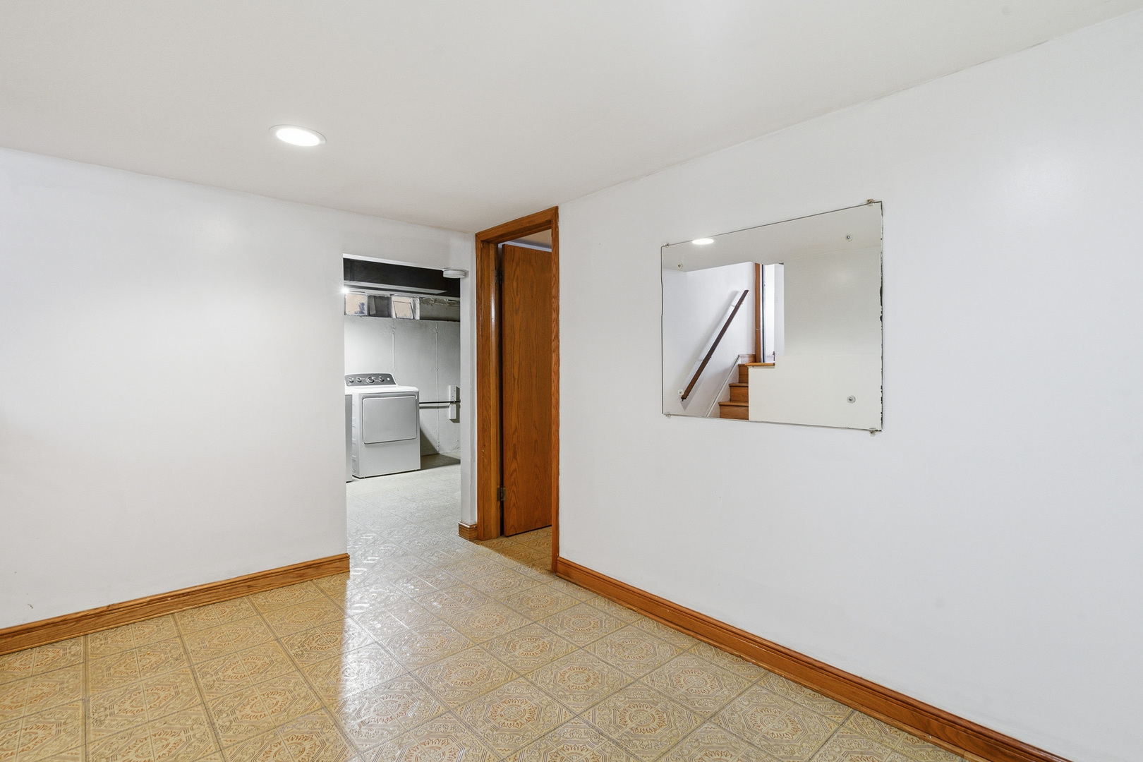 14114 S Saginaw Avenue, Burnham, IL 60633