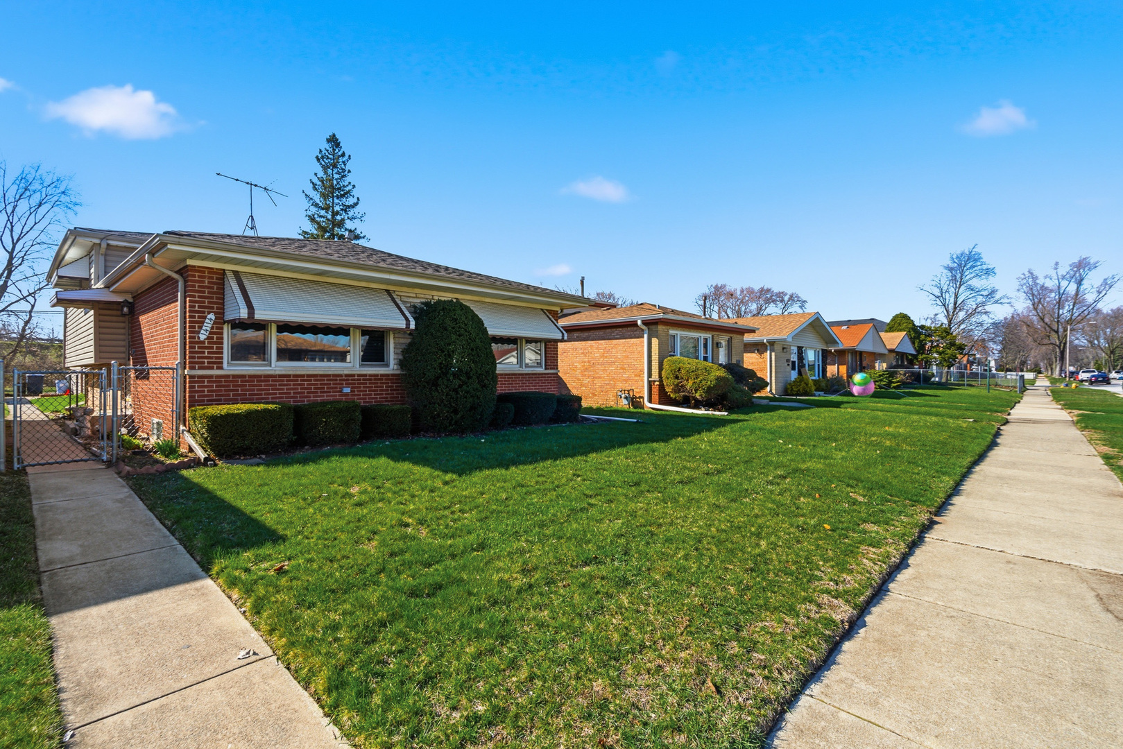 14114 S Saginaw Avenue, Burnham, IL 60633