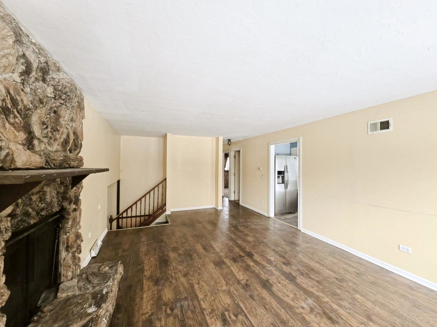 1455 Bloomingdale Road, Glendale Heights, IL 60139