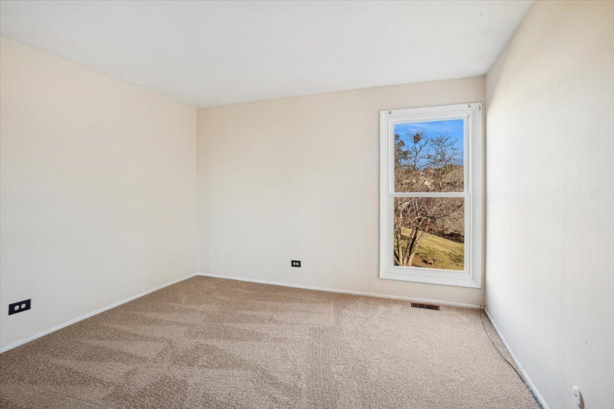 368 Willow Tree Court, Hoffman Estates, IL 60169