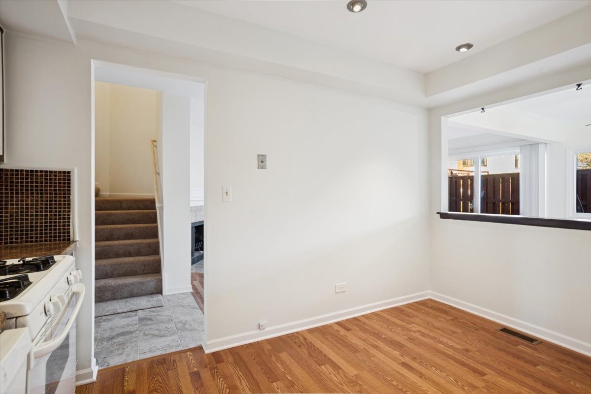 368 Willow Tree Court, Hoffman Estates, IL 60169