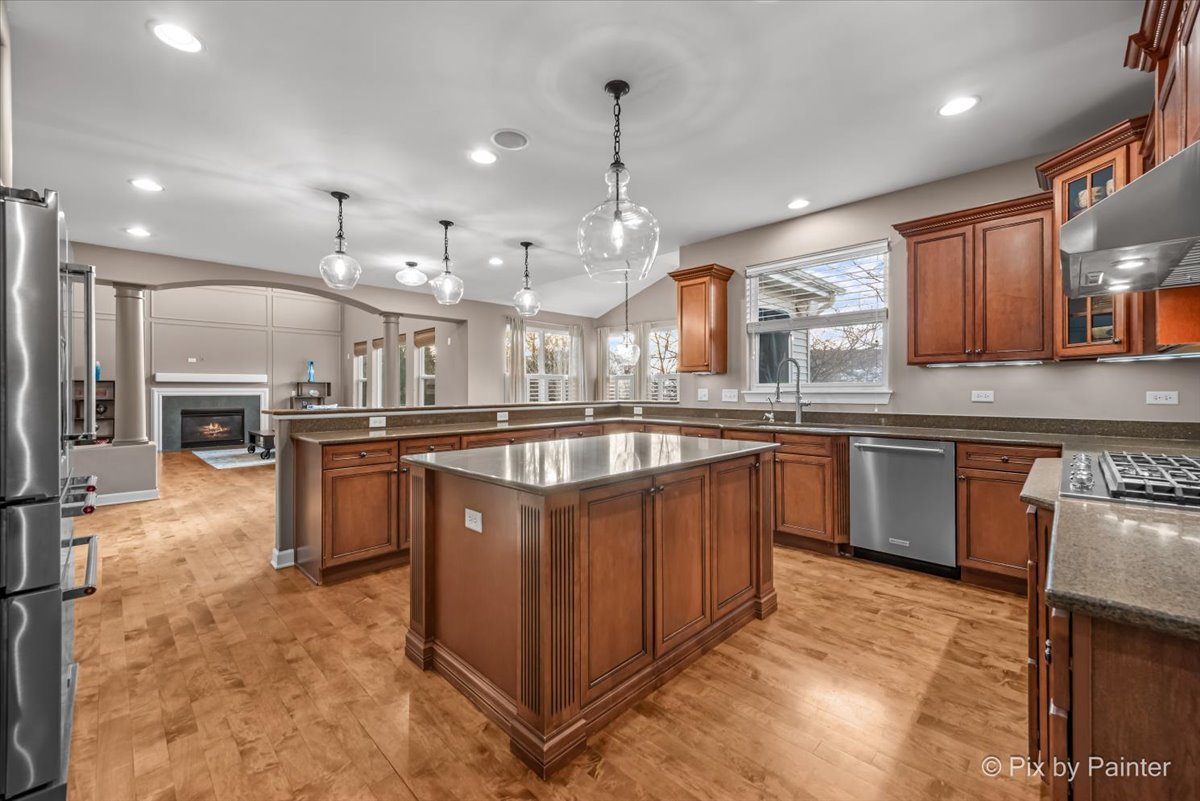 7 Birchwood Court, Lake In The Hills, IL 60156