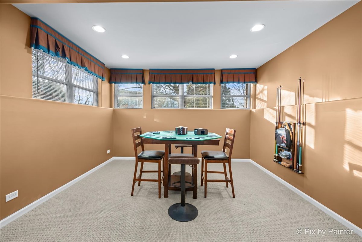 7 Birchwood Court, Lake In The Hills, IL 60156